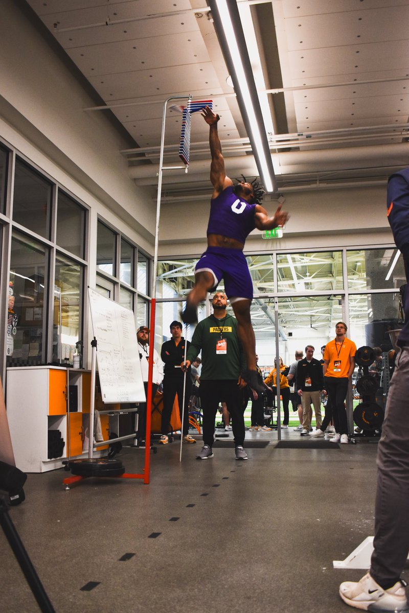 The men in the arena. #ProDay 

#AimHigh | #WingsUp
