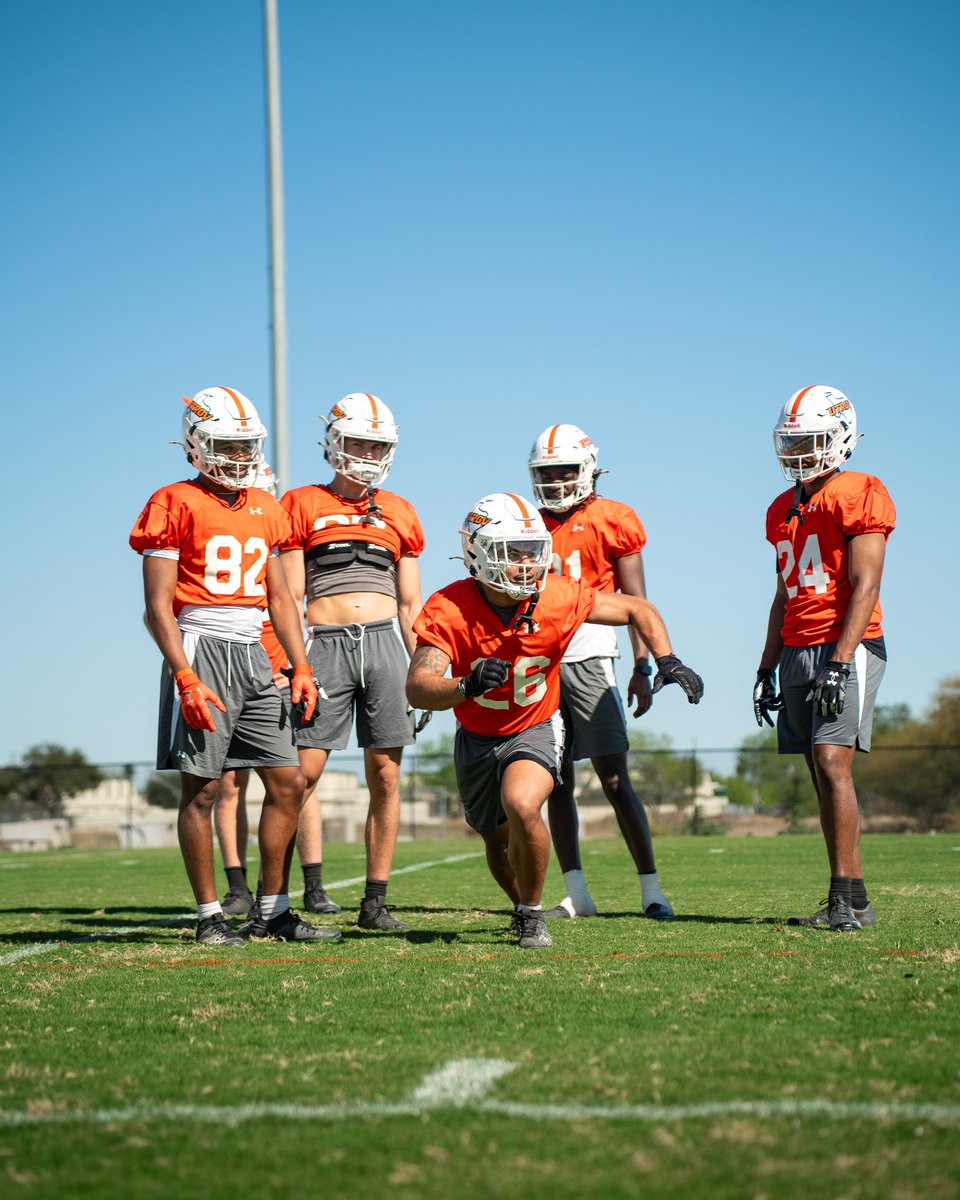 UTRGV Football tweet media