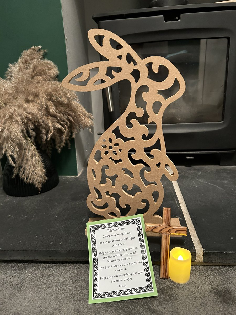 Our turn for the travelling Lenten cross tonight. 😊 <a href="/CheadleRCInfScl/">Cheadle Catholic Infant School</a> <a href="/EducationShrew/">Education - Diocese of Shrewsbury</a>