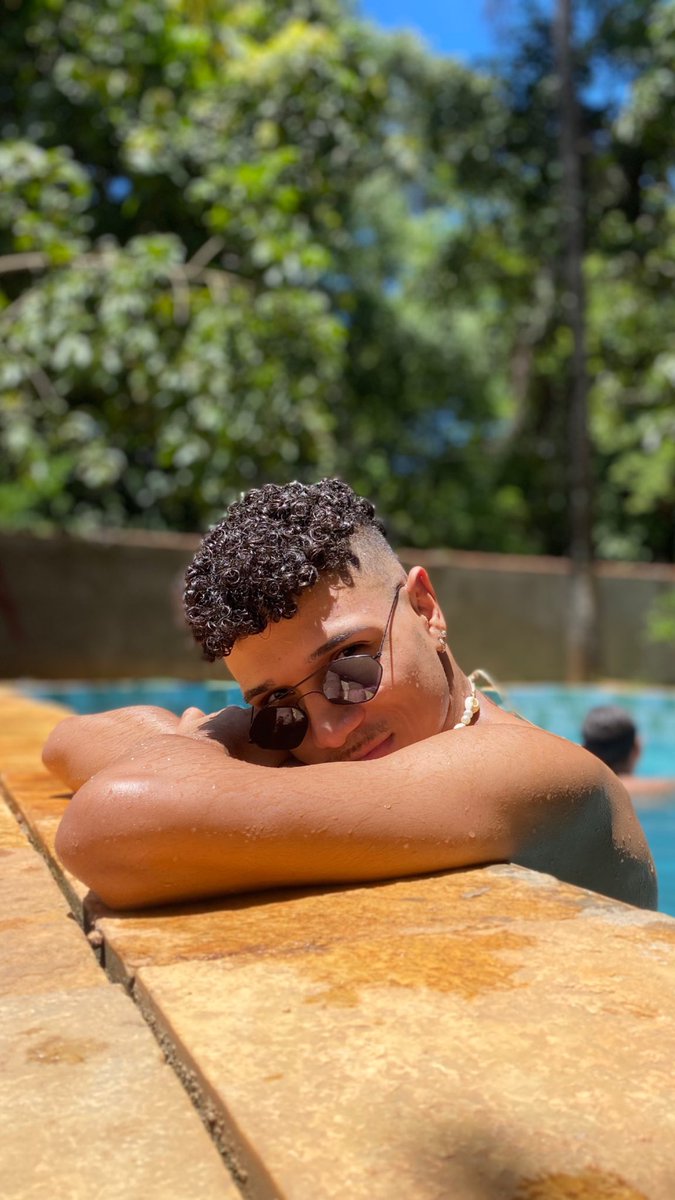caiorcruz's tweet photo. Queria pegar essas fotos, imprimir bem grandona pra colar na geladeira aqui de casa pois apenas postar não está sendo suficiente sério 😮‍💨 https://t.co/neRP24pku2