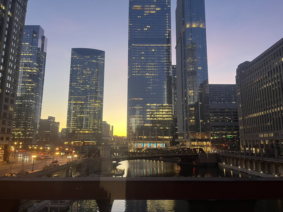 Chicago Bars tweet media