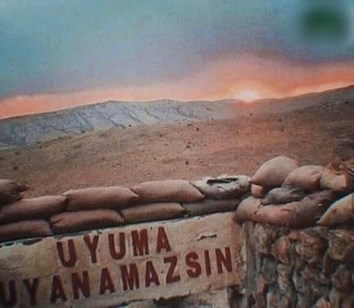 Aesthetic1War's tweet photo. Alarmdan sonra uyuma işi https://t.co/p07bv6Oz0s