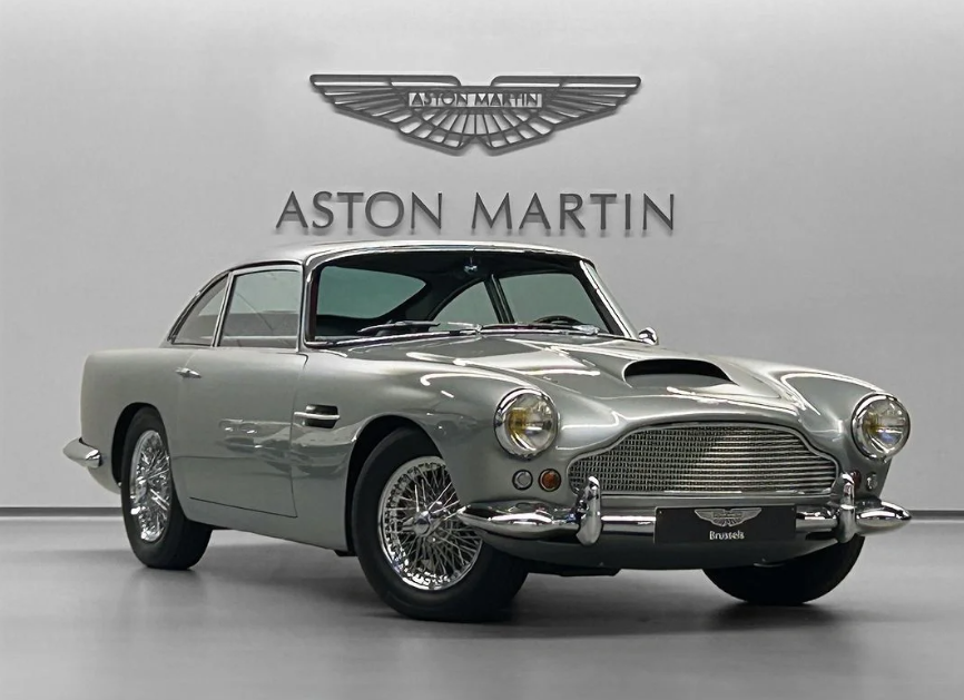 anna_343536's tweet photo. Aston Martin DB4
#CarPhotography #OldCarNostalgia #DailyCar #AstonMartin https://t.co/Bv5o4o8w9e