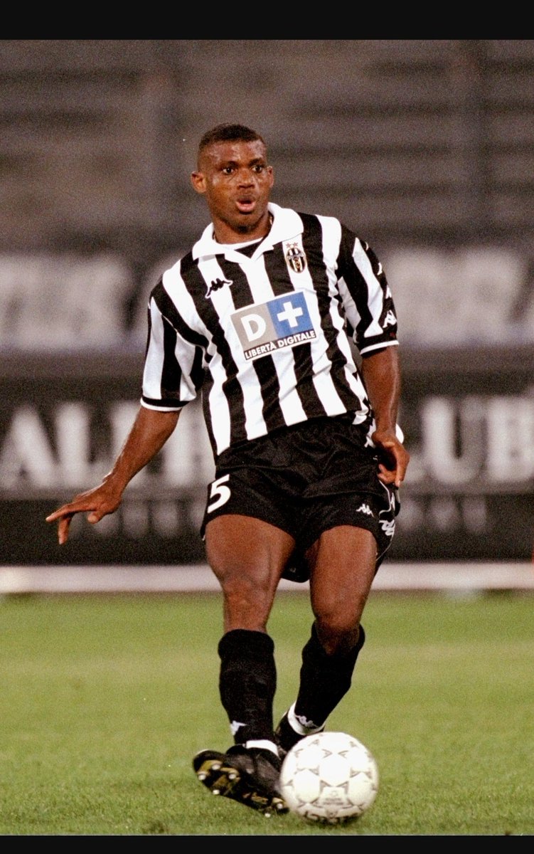 ### SUNDAY OLISEH ###
Que tal Nigeriano que bueno esa se comía toda la cancha