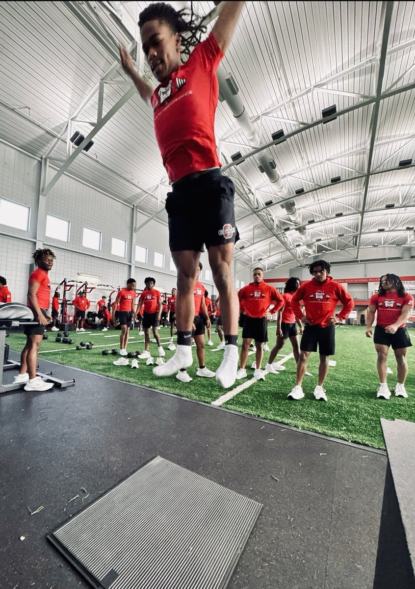 footballopelika's tweet photo. F L Y I N G π
@jamel_8_
@_Bray5x
@colby_key
@kade_mcgee7
#OwnIt https://t.co/VnJ5cJBFxK