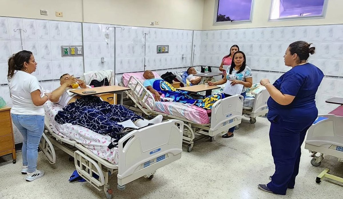 Naguará Luis Jonás (@guaraluisjonas) on Twitter photo #EnFotos 📸| 🏥💉#Iribarren continúa aporte al Plan Nacional Quirúrgico promovido por Pdte <a href="/NicolasMaduro/">Nicolás Maduro</a> al incorporar por orientación del alcalde <a href="/LuisJonasReyes/">Luis Jonás Reyes</a> en sede del <a href="/ImdesOficial/">Imdes Oficial</a> cirugías en coloproctologia dirigida a habitantes de las 10 pquias del mcpio
<a href="/avnve/">Agencia Venezolana de Noticias</a>
#10Mar #EnFotos 📸| 🏥💉#Iribarren continúa aporte al Plan Nacional Quirúrgico promovido por Pdte <a href="/NicolasMaduro/">Nicolás Maduro</a> al incorporar por orientación del alcalde <a href="/LuisJonasReyes/">Luis Jonás Reyes</a> en sede del <a href="/ImdesOficial/">Imdes Oficial</a> cirugías en coloproctologia dirigida a habitantes de las 10 pquias del mcpio
<a href="/avnve/">Agencia Venezolana de Noticias</a>
#10Mar