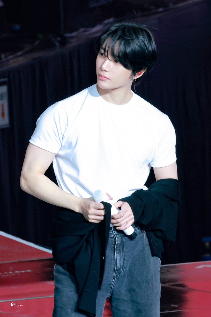 chewbinn's tweet photo. I need 250307 Beomgyu tattooed on my brain https://t.co/vXc54nFqHd