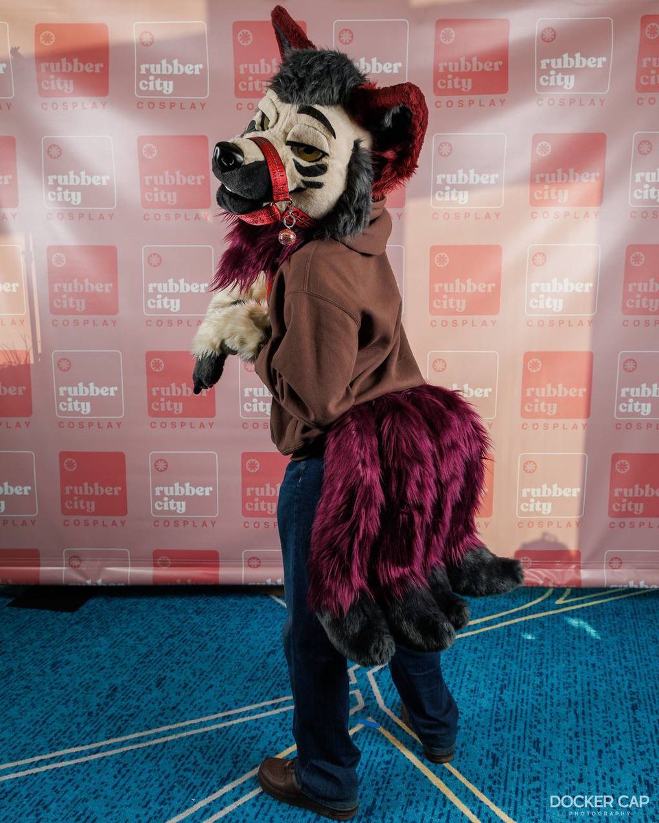 Slaphappy_23's tweet image. I have more tails than you!!!!

🧵🪡@DesertFizz