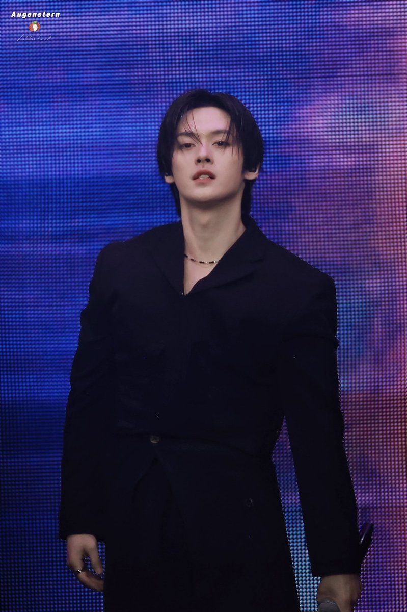 Litchiiland's tweet photo. 250214 Seoul Fanmeeting

You are my hallucination.

#리노
#리노는기여어
#Leeknow
#Straykids https://t.co/HN3vtAQgjw