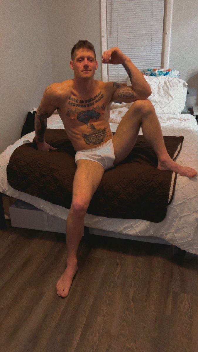 desirable_danny's tweet photo. Yeahh you know what they say about big feet. Big shoe??? No big dickkkk bitchhh
https://t.co/qiYRmtPpMG
#daddy #tattoos #bigggg ;)
Snapchat: dcbowers21 https://t.co/s4BtKyZ9hm