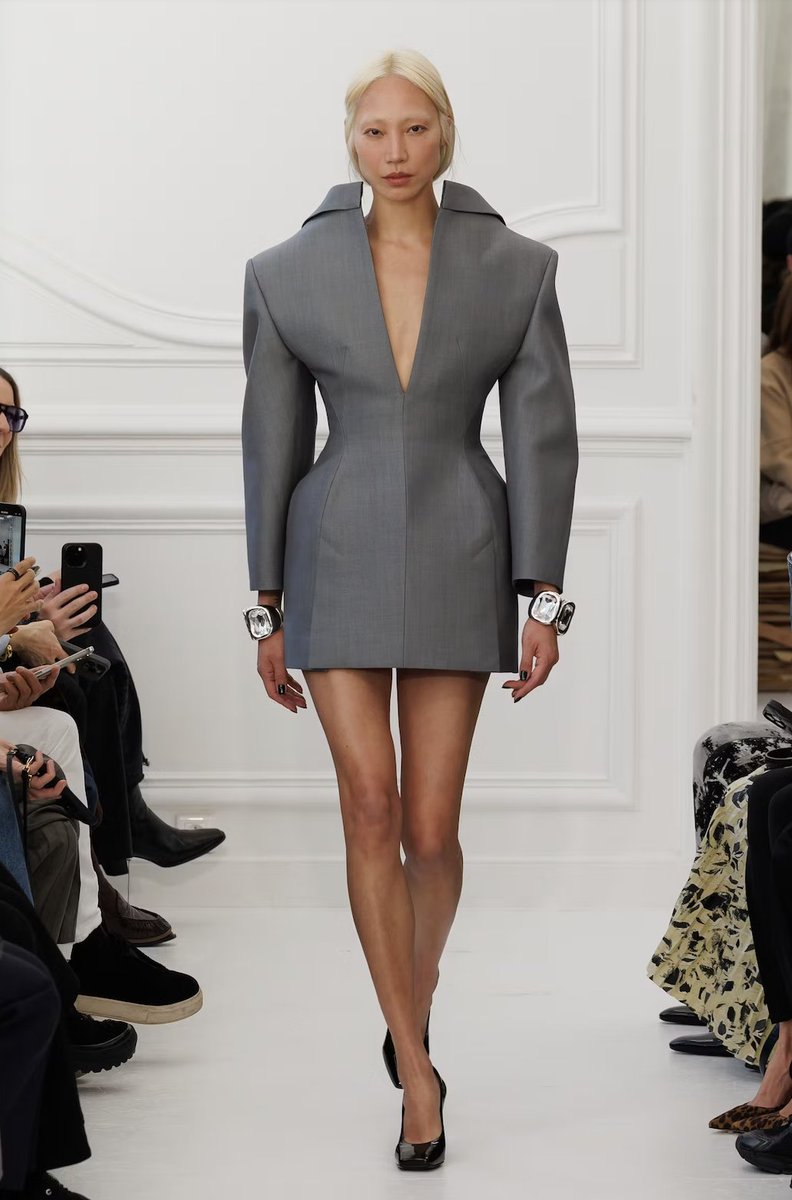 ella devi tweet media