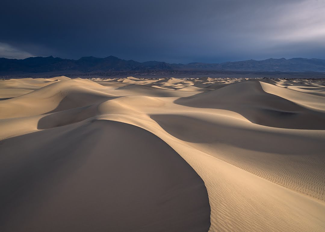 dsafanda's tweet image. Escaped to Death Valley for a few days last week. High winds and blowing sand on day one resulted in pristine dunes the following morning. 
#deathvalley