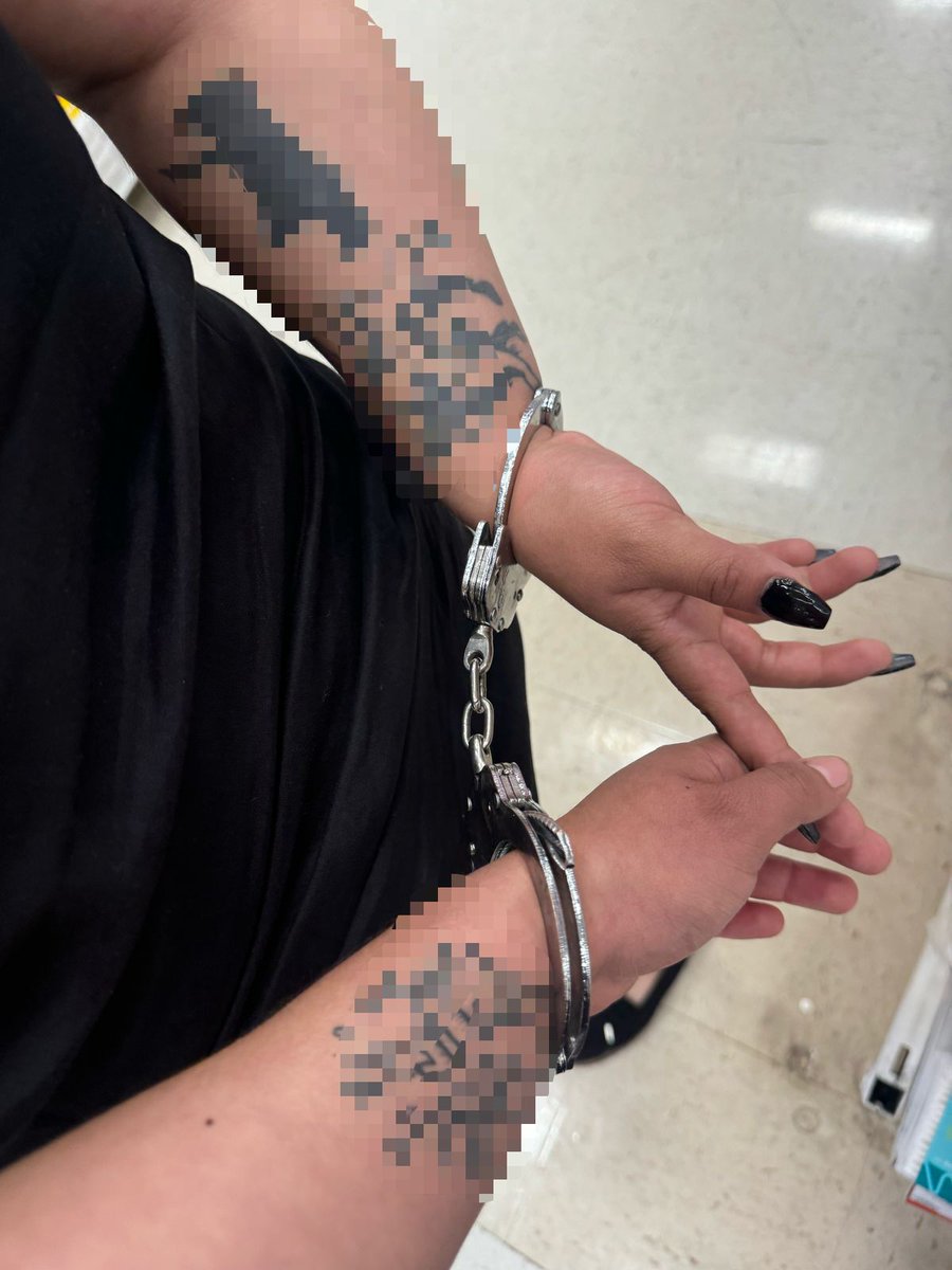 MitoRed (@mitoredhmo) on Twitter photo REPORTAN Privación Ilegal de la Libertad en #SorianaProgreso... Agentes de <a href="/SSPSonora/">SSP Sonora</a> pese a que los guardias de seguridad no muestran evidencia de algún delito, los agentes no ordenan la liberación de una clienta..
<a href="/bujia_la/">La Bujía News</a> <a href="/AlertaHmo/">AlertaHermosillo ® ™ 🚨⚠️ 🌳💧</a> <a href="/DarkBloodBlood/">radio</a> REPORTAN Privación Ilegal de la Libertad en #SorianaProgreso... Agentes de <a href="/SSPSonora/">SSP Sonora</a> pese a que los guardias de seguridad no muestran evidencia de algún delito, los agentes no ordenan la liberación de una clienta..
<a href="/bujia_la/">La Bujía News</a> <a href="/AlertaHmo/">AlertaHermosillo ® ™ 🚨⚠️ 🌳💧</a> <a href="/DarkBloodBlood/">radio</a>
