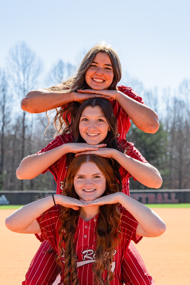 HannahDsoftball's tweet photo. last year playing with my favorite people❤️ @BRHSSB22 https://t.co/9wDBX5P4s8