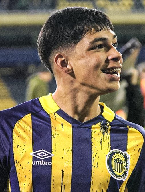 📊 El partido de Juan Giménez (18 años) en Talleres vs. Rosario Central:

◎ 32/34 pases precisos.
◎ 3 intercepciones.
◎ 3 despejes.
◎ 5 recuperaciones.

✅ Fue su segunda titularidad en el Torneo Apertura 2025.
