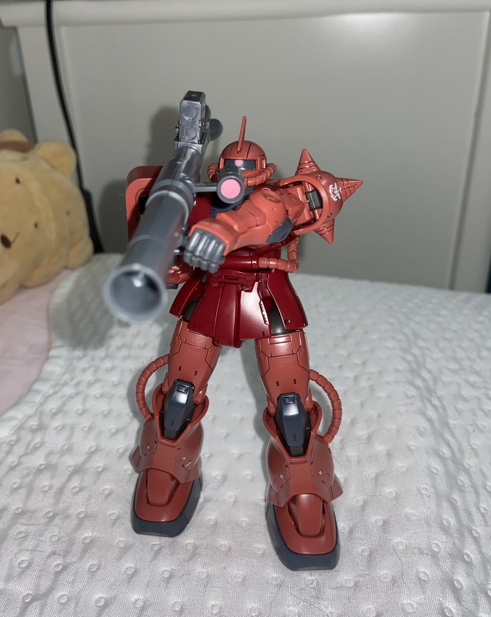 bambiiieye's tweet photo. Nova pose pro meu Zaku II (Red Comet ver.) do Char, pra emular as cenas clássicas dele com a bazuca 💣
#Gundam #ZakuII #RedComet #CharAznable https://t.co/yQ6IGCMBtJ