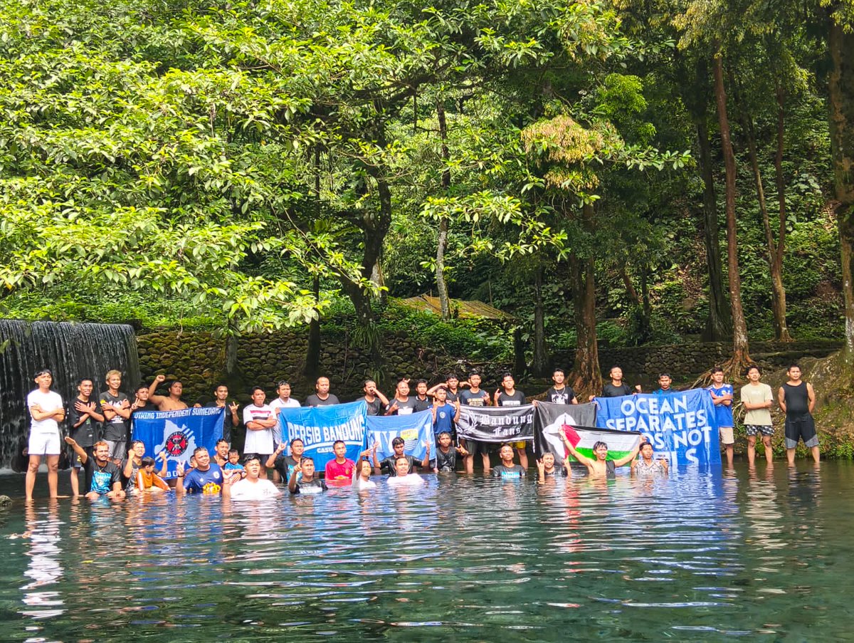 Hatur nuhun <a href="/persib/">PERSIB</a> sudah mengurai rindu hehe
Harus B2B ya juara lagi ya tahun ini 💙

Hatur nuhun padang 3 pointnya, saatnya kembali ke pekanbaru.
 
"Teruslah membuat asa, rindu ini biar kami yang rasa" <a href="/persib/">PERSIB</a>