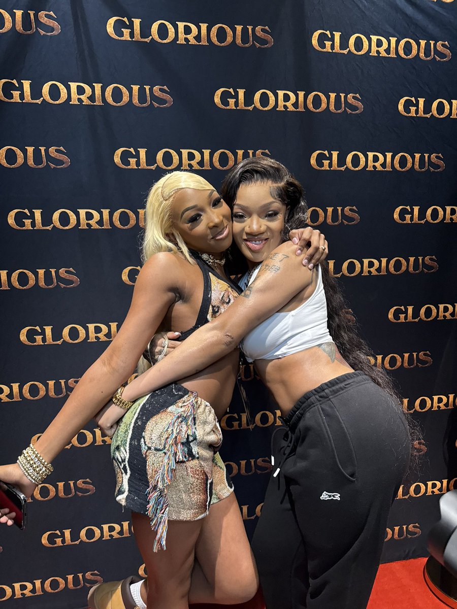 I finally got to meet my favorite rapper everrrrr <a href="/GloTheofficial/">GloRilla 🦍</a> ❤️ #GloriousTour I LUVVV U !!!
