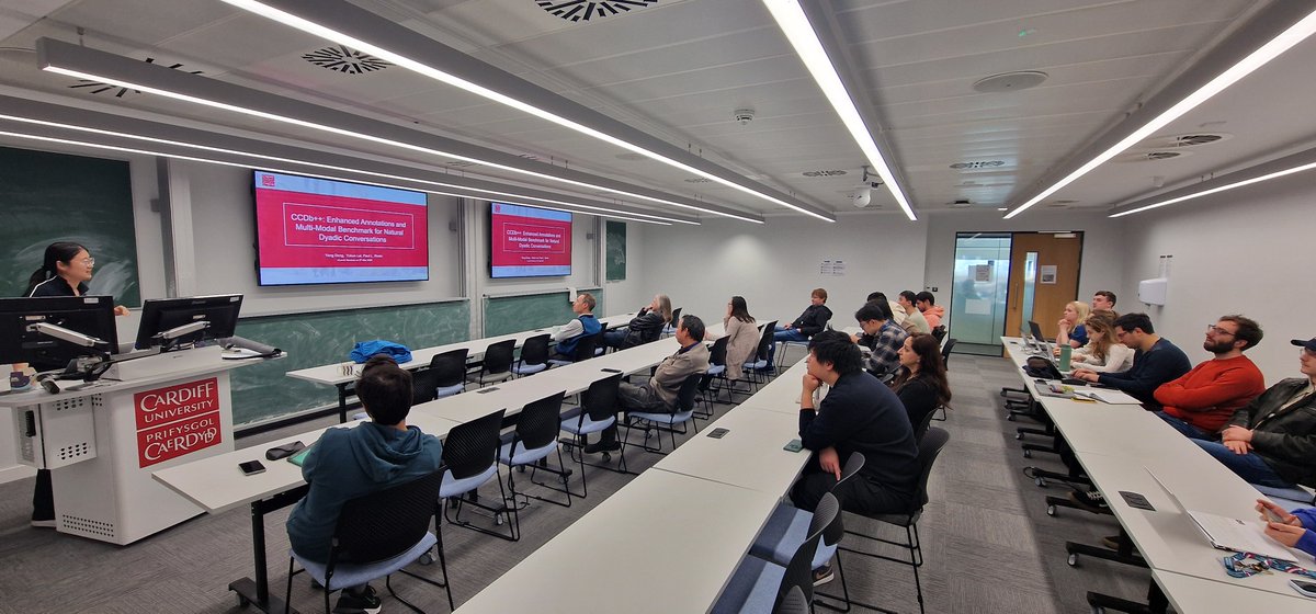 🎙️On 5th March, our #vLunch featured 2 PhD talks!

🧠Jiri Benacek: Enhancing Brain Activity Mapping with fMRI-MEG Data Fusion.

💬Yang Deng: A Multi-Modal Benchmark for Dyadic Conversations.

Great insights into AI for neuroscience &amp; conversation modeling! #MachineLearning #AI