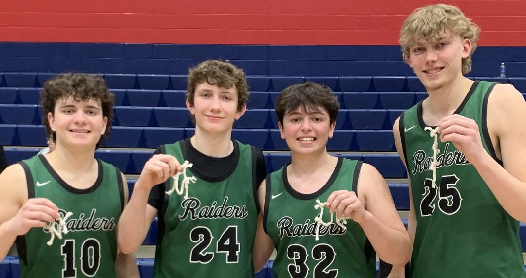 TaraKelly34's tweet photo. 2025 Sectional Champs! 🏀
@Bla11neWard https://t.co/KOM3cxArjJ