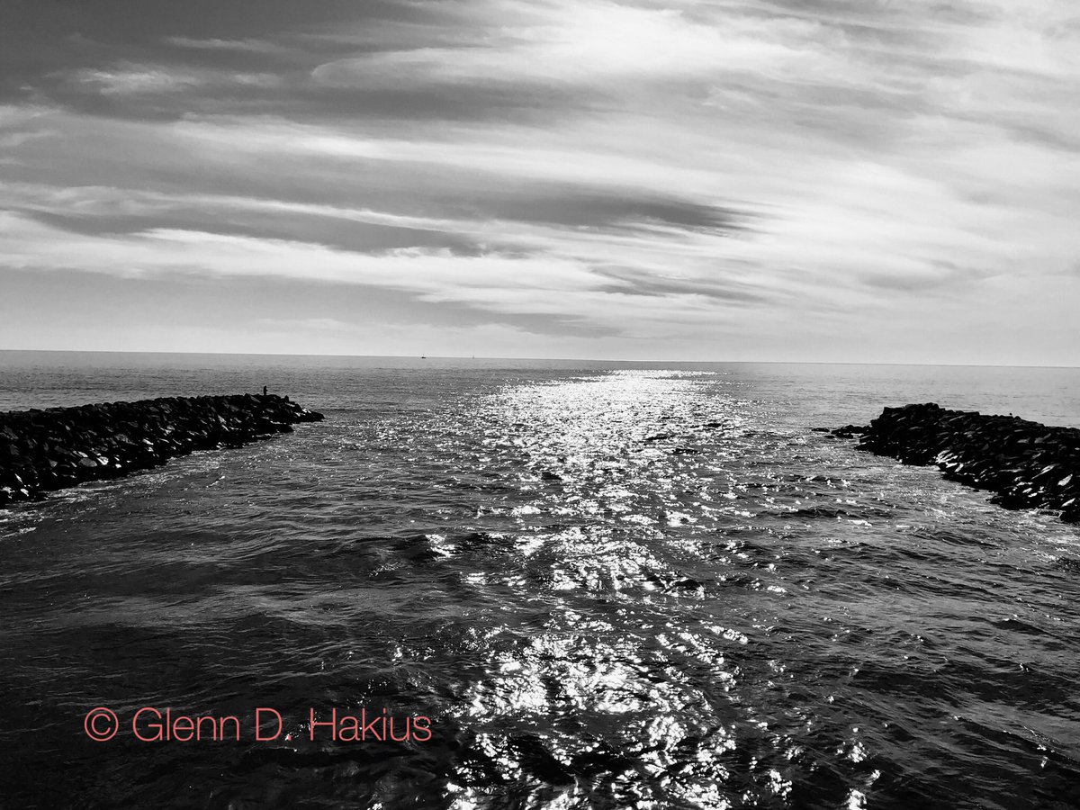 GHakius's tweet photo. @the_gpc_ Looking out to sea… https://t.co/EdvBSfzDVx