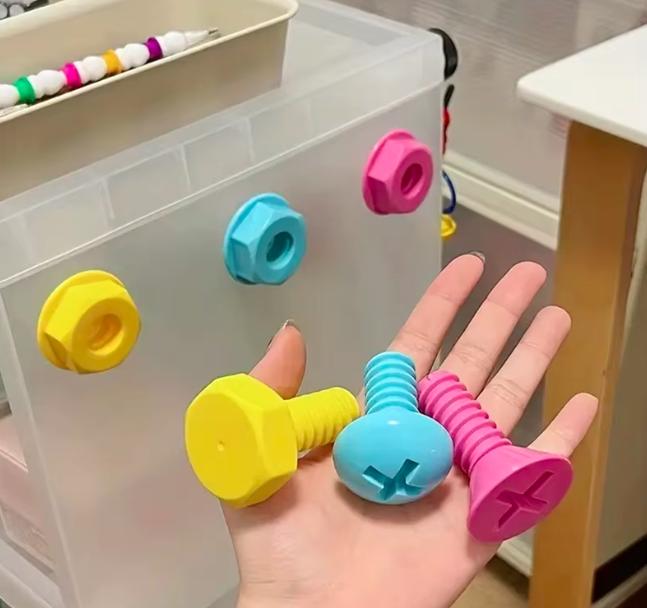 gothomegoods's tweet photo. "Stick it, hang it, love it! 🌈✨ These colorful screw hooks are like wall jewelry for your keys, bags, and hats 🎒🧢
#NoDrillNeeded #ColorfulOrganization #SpaceSaverHacks #AdhesiveMagic #HomeDecorFun #NoDrillNeeded 
https://t.co/xPjc7YbZXq https://t.co/f9J6N3XTZQ