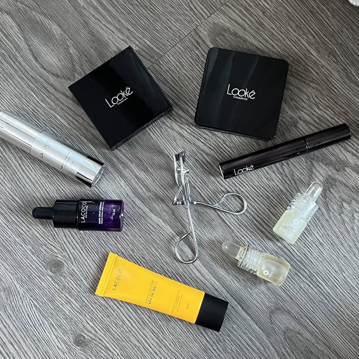 lookecosmetics's tweet image. Soon bakalan ada collab @lacoco_id x @lookecosmetics 😍

Kalo kamu paling suka product mix-nya apa aja nih? Yuk absen ❤️ + 🔁 dan reply dibawah Goddess😍