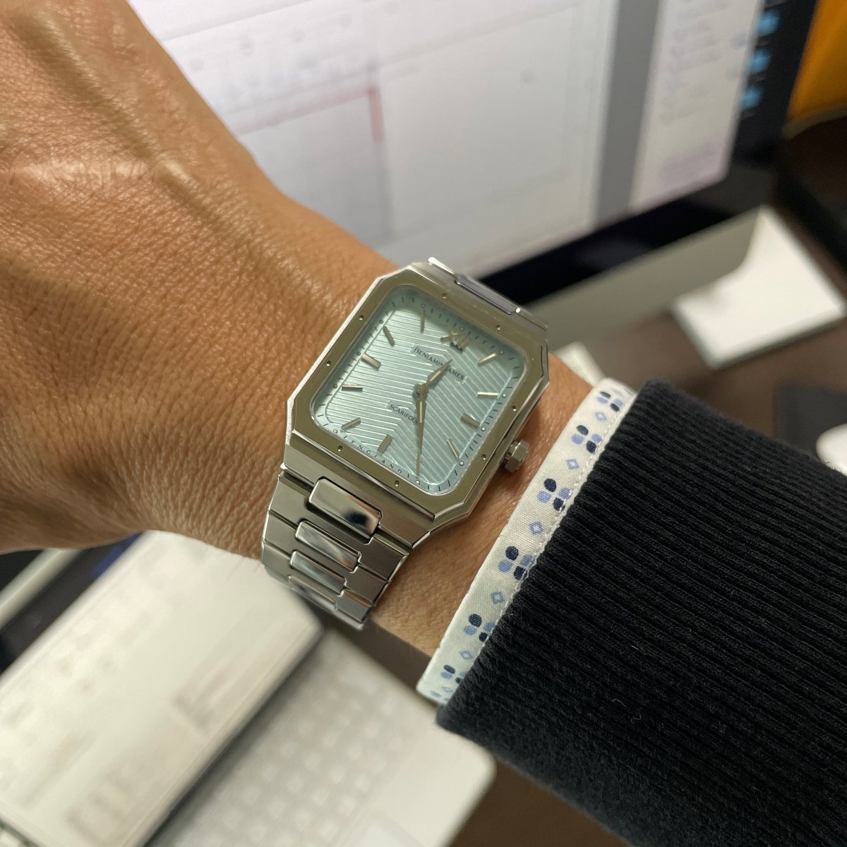 masaone_4103's tweet photo. 皆様、こんにちは🙋🏻♂️⌚️
事務所でのお仕事が続いております😗ツマンネー
相棒はBenjamin James SCARIFOUR CLASSIC ICE BLUE🩵
#benjaminjames #SCARIFOUR https://t.co/HZs7PMtBT5