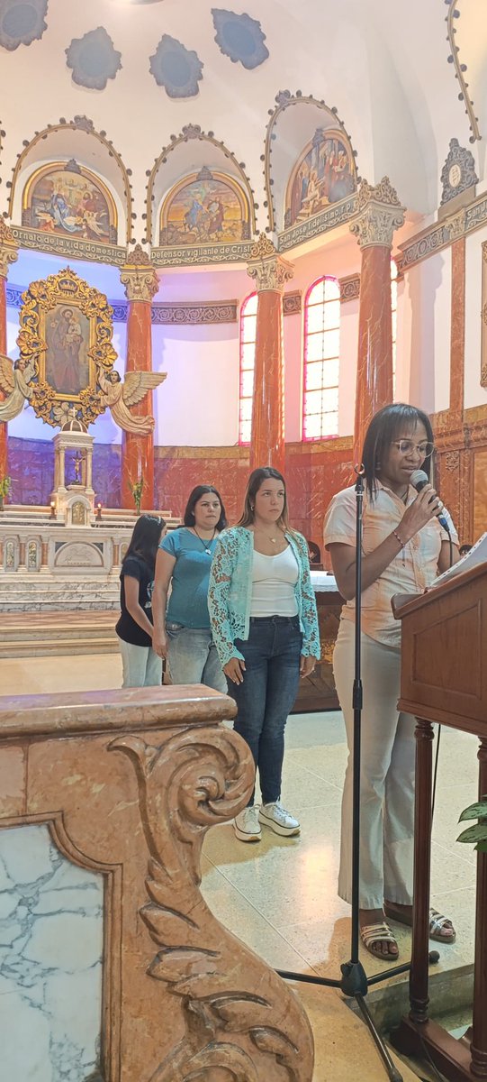 ParroSanBenito's tweet photo. Imágenes de la Misa de 11:30 am, correspondiente al primer domingo del tiempo cuaresmal, donde reflexionamos sobre las tentaciones de Jesús en el desierto. El Evangelio nos mostró como el Señor, lleno del Espíritu Santo, https://t.co/A8oFAzvjhg