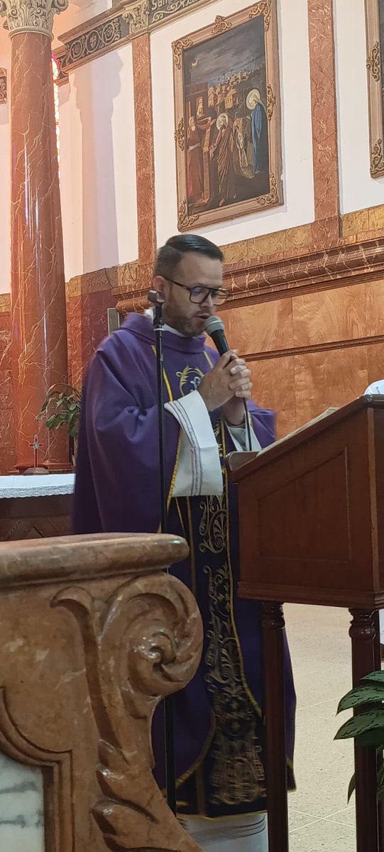 ParroSanBenito's tweet photo. Imágenes de la Misa de 11:30 am, correspondiente al primer domingo del tiempo cuaresmal, donde reflexionamos sobre las tentaciones de Jesús en el desierto. El Evangelio nos mostró como el Señor, lleno del Espíritu Santo, https://t.co/A8oFAzvjhg