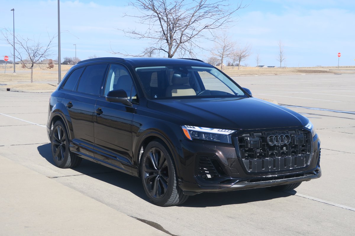 TechMobilityPod's tweet photo. The 2025 Audi Q7 55 quattro delivers an exhilarating driving experience with its 335hp V6 engine and legendary all-wheel drive.
https://t.co/SB3QujN6DU
#AudiReview #LuxurySUV #Audi #AudiQ7 #AudiQ755 #viral #audidealers #thetechmobilitypodcast #luxury #viral https://t.co/iG4AVMNTPF