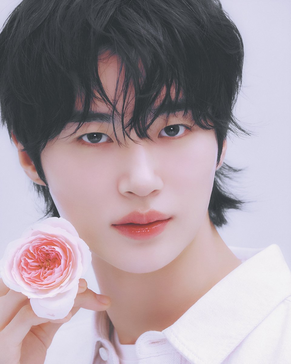 250311 CLINIQUE Instagram 

다시 시작되는 봄 이야기 🌷

고화질 색감보정(2880x3600)

#변우석 #byeonwooseok