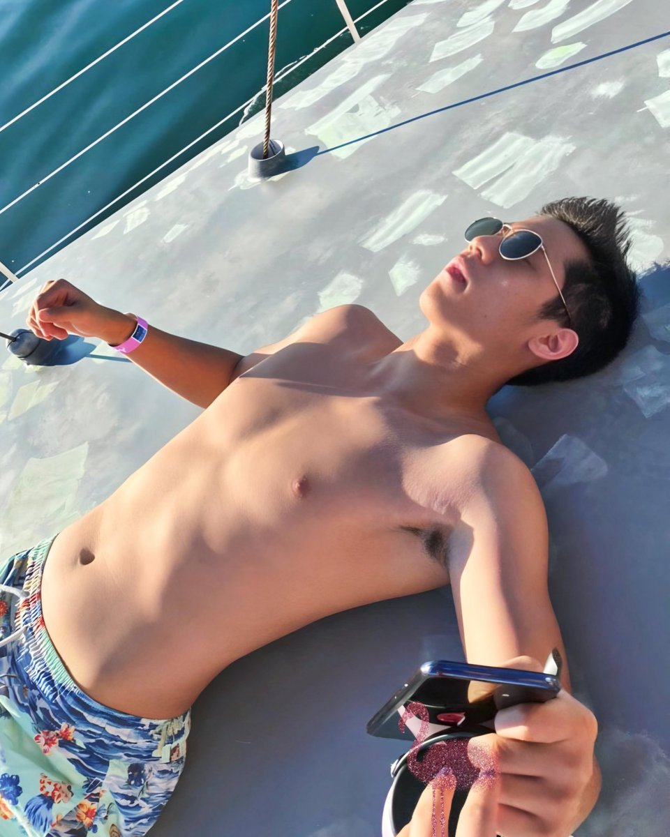 King30kong88's tweet photo. Happy birthday Emilio 🎂 https://t.co/jSOtGrjaub