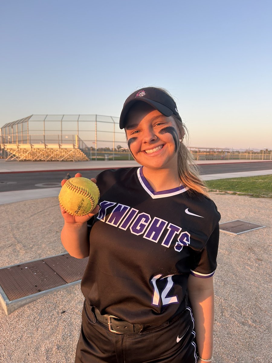 daphnerogers00's tweet photo. Great way to start region play! Today I went 2/2 with a home run and 3 RBI’s! @SoftballAcp https://t.co/sy2MFX2t0c