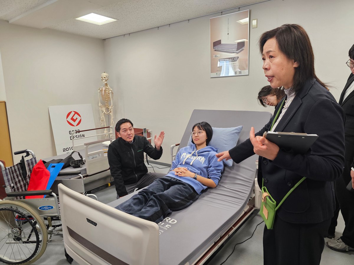 Tsinghua_Uni's tweet photo. Exploring safe elderly transfer methods at @igakuken, @CareRobotics & more, #NextGen delves into age-related disease research, testing the #lowerlimb support exoskeleton and practical care products - shaping tailored solutions for #AgingChallenges. https://t.co/O4tnDcrk4Z