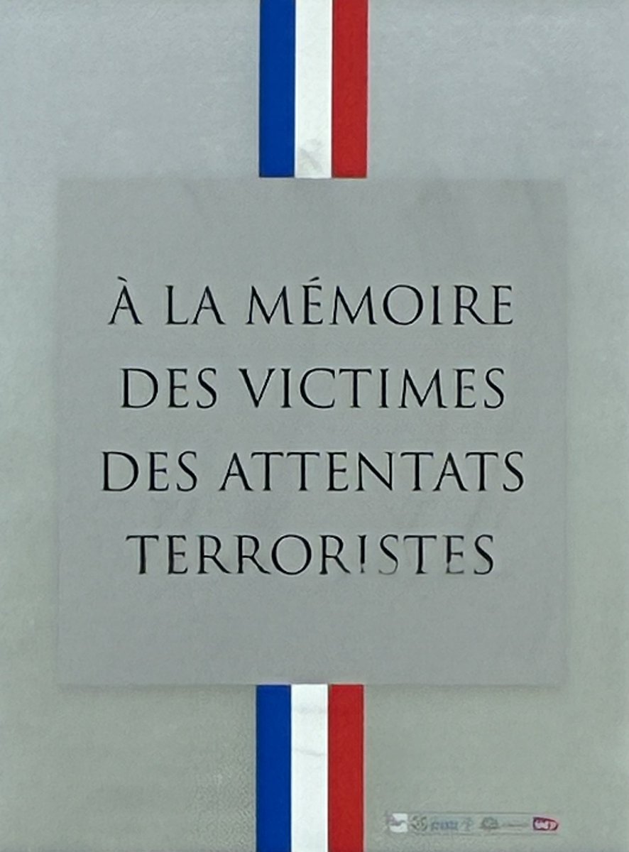 Prefet13's tweet image. #EnDirect Ce mardi 11 mars 2025, Nicolas Hauptmann, directeur de cabinet du préfet des Bouches-du-Rhône a rendu hommage aux #victimes du #terrorisme à la gare Saint Charles à Marseille.
Nos pensées vont à toutes les victimes du terrorisme et à leurs familles. 
N’oublions jamais !