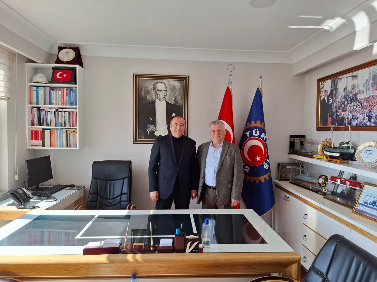 TEKGIDA-İŞ SENDİKASI GENEL BAŞKANI SN.MUSTAFA TÜRKEL TÜRK-İŞ BİRİNCİ BÖLGE BAŞKANLIĞIMIZI ZİYARET ETTİ BİRLİKTE ÇALIŞMA HAYATINA DAİR GÜNCEL KONULAR HAKKINDA İSTİŞARE ETTİK KENDİLERİNE HOŞ SOHBETLERİ VE NAZİK ZİYARETLERİNDEN DOLAYI TEŞEKKÜR EDERİM.