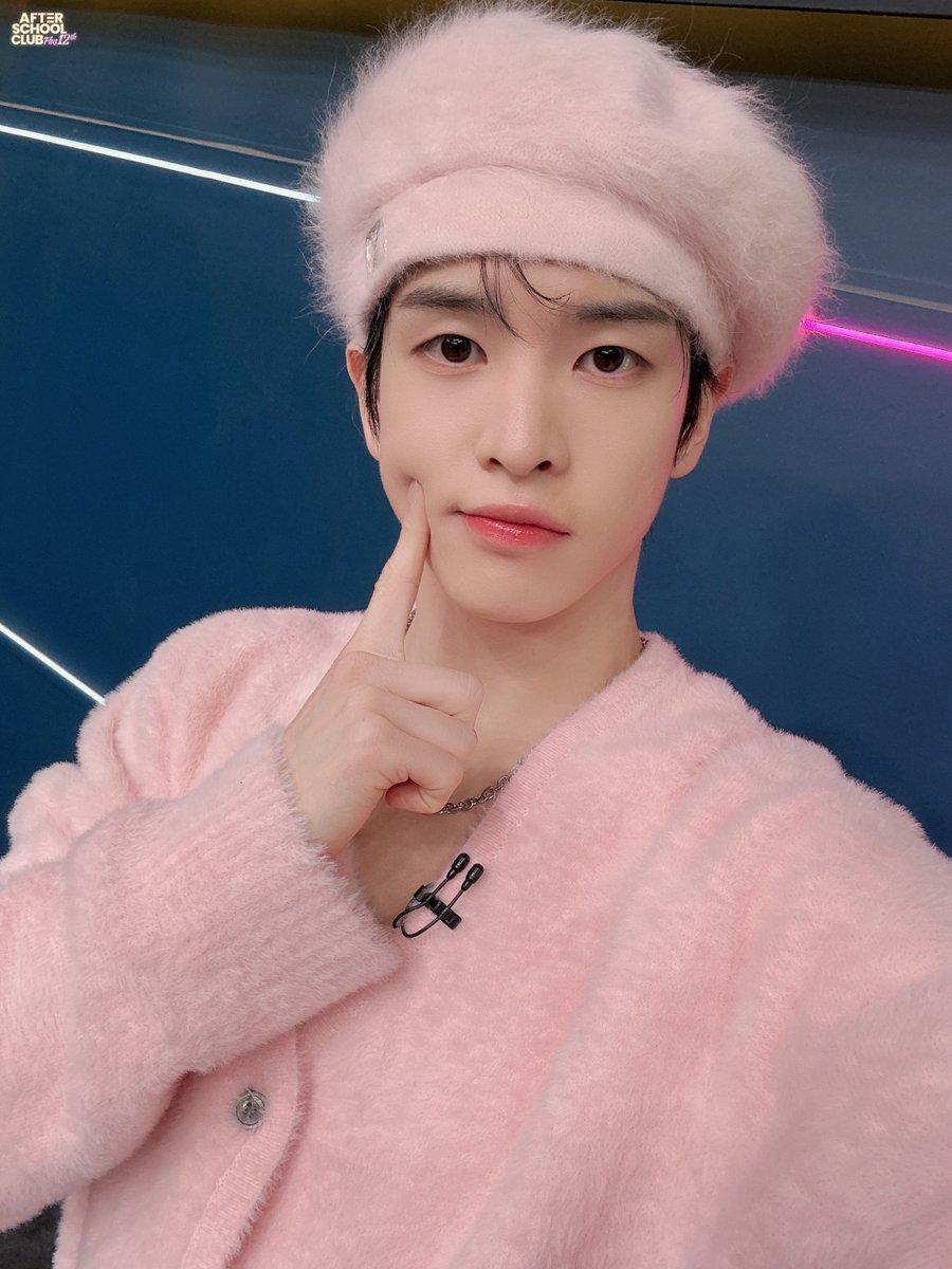 arirang_ASC's tweet photo. [MC]
　
올해의 봄도
짱엠씨즈와 함께 맞이할 수 있어서
ASC는 행복해 ⌯'▾'⌯
그럼 우리는 다음 주에 만나요!
　
@realaaronkwak @CRAVITYstarship https://t.co/133R9KGJZ2