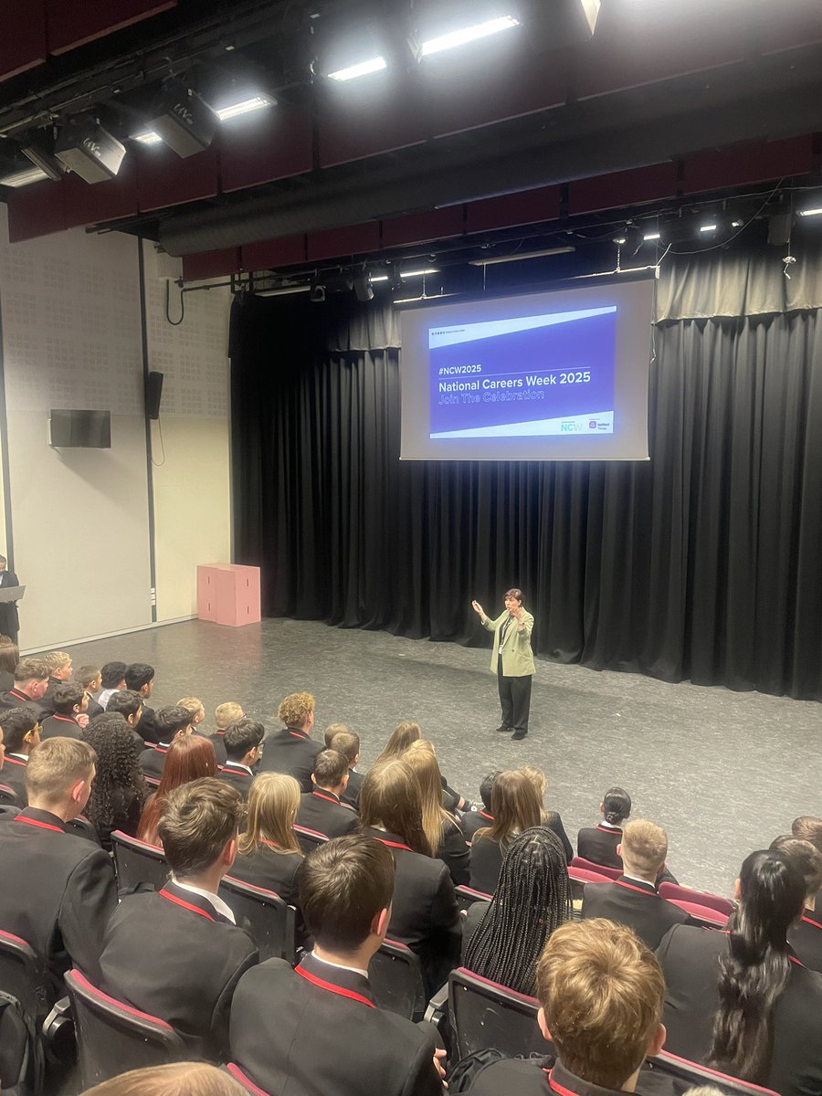 Really important week this week for Y9 with our Guided Choices evening happening this Thursday 4-6:30pm! Miss Wilkins echoing the importance of options and careers with a powerful assembly this morning! #BestYearTeam <a href="/Gospel_Oak_/">Gospel Oak School</a> 💚