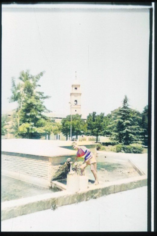 📷Vista de la Plaza Mayor de Barajas. (Fuente de los cuatro caños).

🗓️Fecha: 1 septiembre de 1964.

🤳Autor: Martín Santos Yubero

ℹ️<a href="/PatrimonioCM/">Patrimonio Histórico y Archivos▪️Comunidad Madrid</a>

🎨 Coloreada

#MemoriaDeBarajas