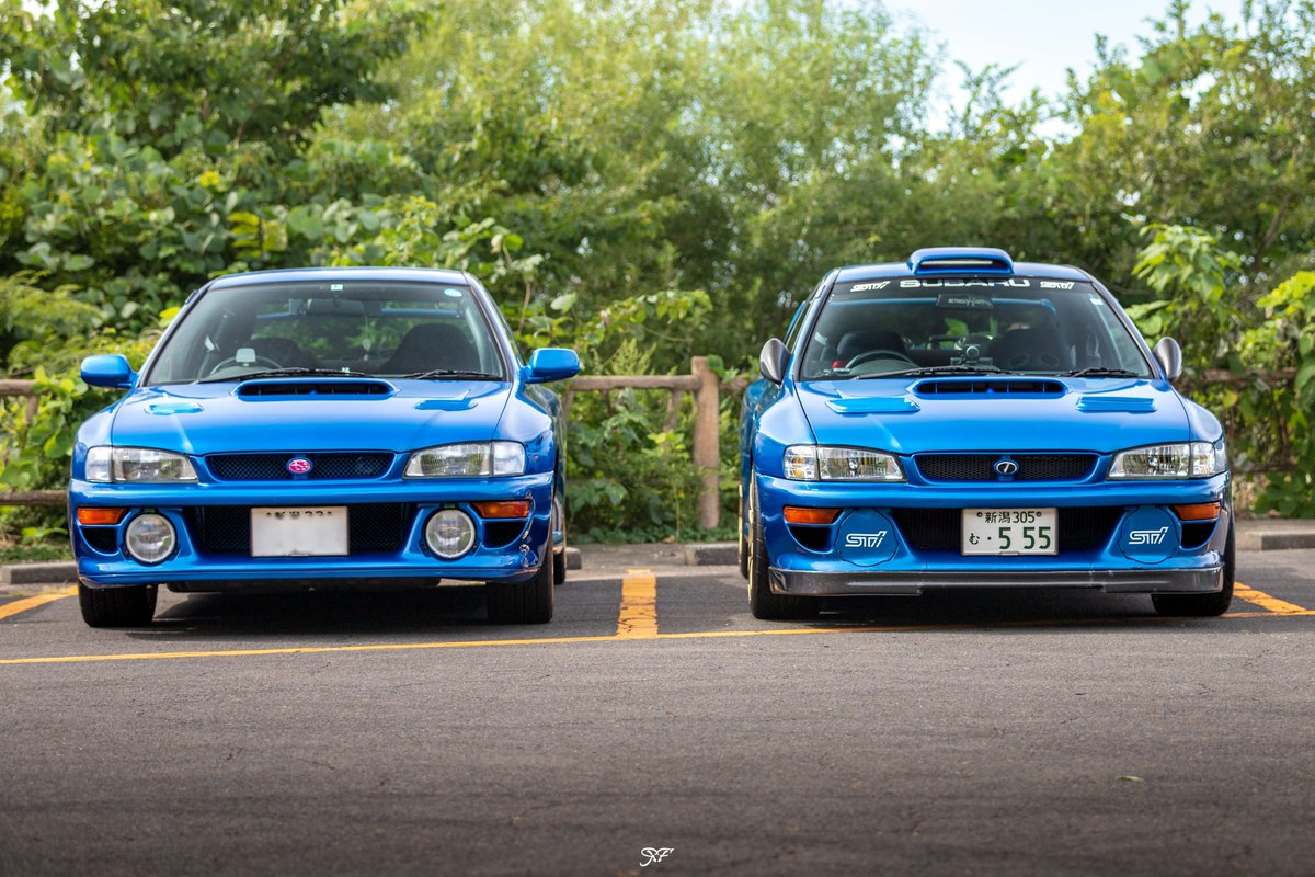 GC8_umineko's tweet photo. 22Bなら赤丸のところのラインに溝は無いのよね。
写真二枚目の左が22Bで右が自分のレプリカ。
高くて買えないけど、その辺の細かいところなんとかした方が良い気もする。 https://t.co/G7hIx54N18
