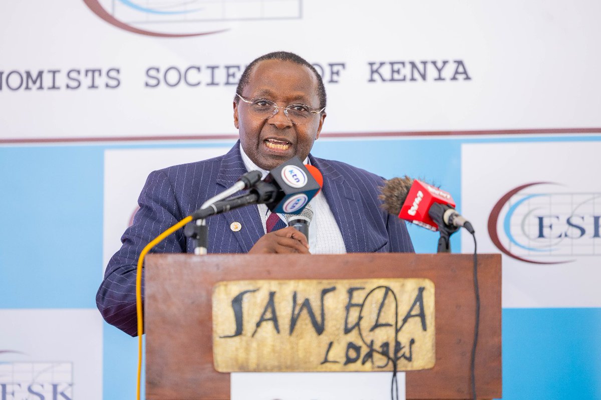 Prof. Victor Murinde, African Economic Research Consortium (AERC) Executive Director giving his keynote Speech as the Guest Speaker for the Economists Society of Kenya Capacity building Workshop.
#cbwforeconomists2025