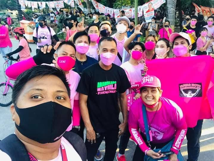 EdTheUnworthy's tweet photo. Ate Nanette Castillo whose son was brutally killed in Rodrigo Duterte's War on Drugs. She became one of our fiercest Volunteer during the 2022 Presidential Campaign for Atty. Leni Robredo here in Manila
Momshie Nnette makakamit mo na po ang Hustisya. 

#DutertePanagutin https://t.co/gJwf867GJ7
