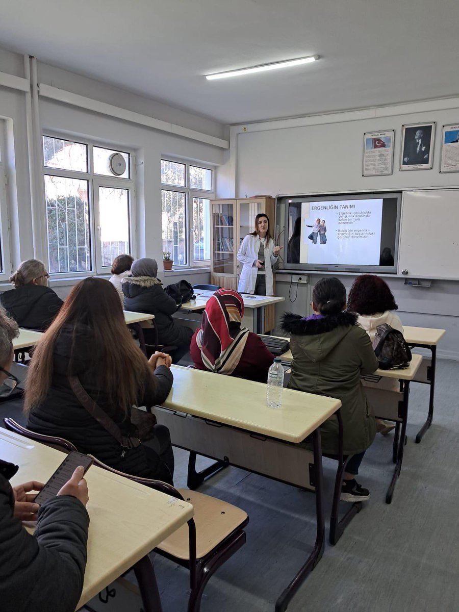 Okulumuz rehberlik servisi tarafından velilere yönelik “Ergenlik Dönemi” ile ilgili bilgilendirme amaçlı seminer düzenlendi…