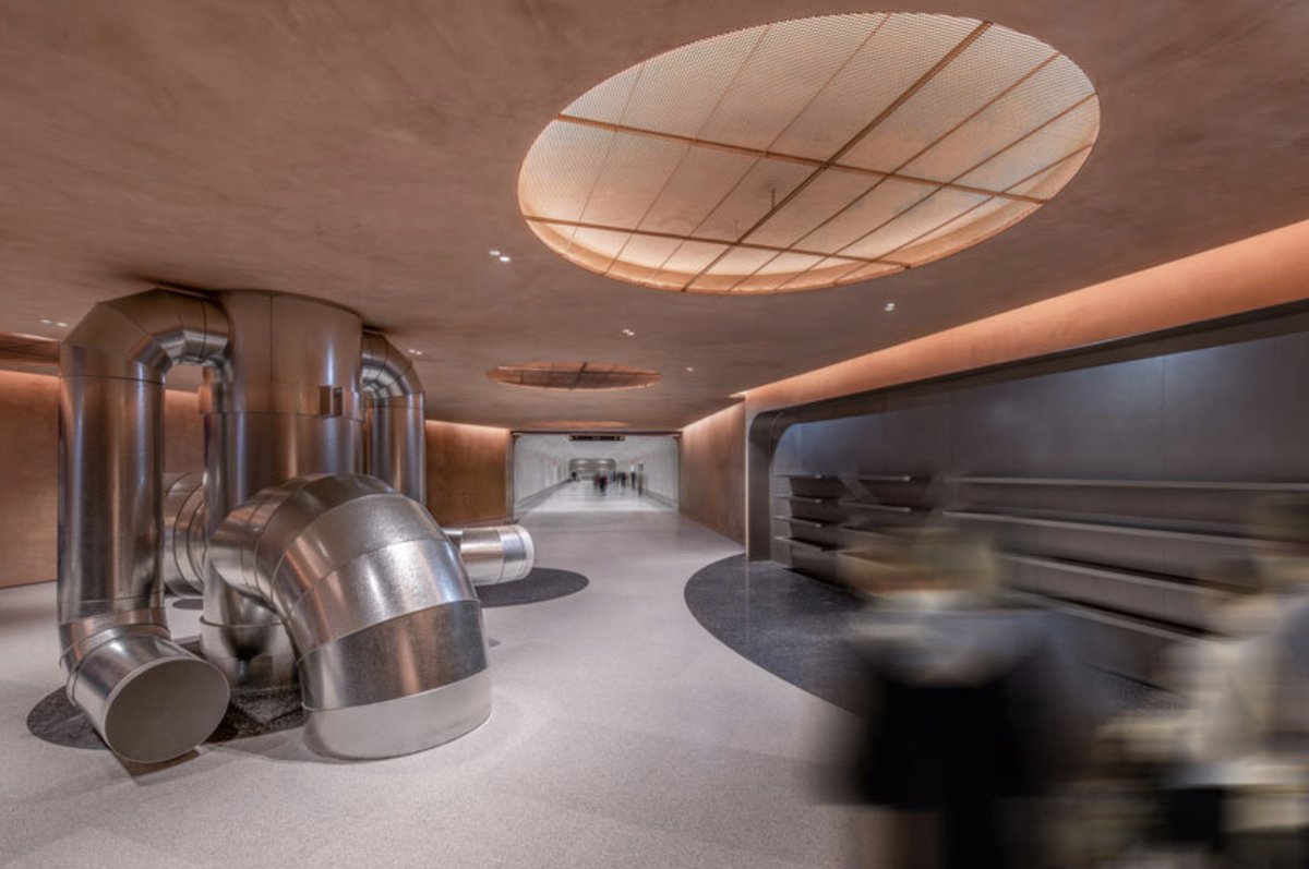 THEFARMparis's tweet image. 🕳 #DesignFocus : exposed steel pipes run through brewery&apos;s linear interior by AIM architecture in shenzhen
♟  Christina Vergopoulou via @designboom 
••• designboom.com/architecture/e…