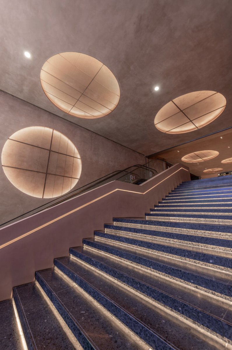 THEFARMparis's tweet image. 🕳 #DesignFocus : exposed steel pipes run through brewery&apos;s linear interior by AIM architecture in shenzhen
♟  Christina Vergopoulou via @designboom 
••• designboom.com/architecture/e…