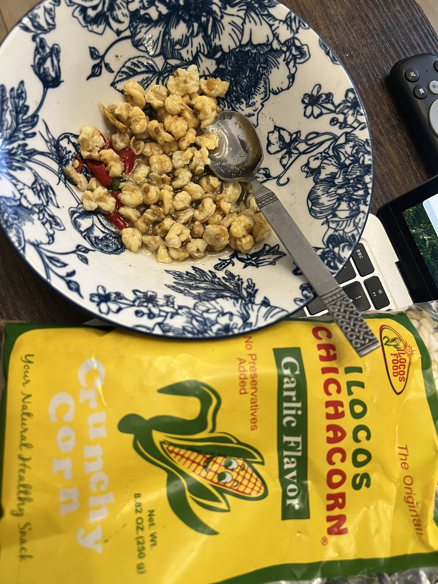 marikkaczerina's tweet photo. simple joy moment 🌽 https://t.co/ArOJZbGVhj