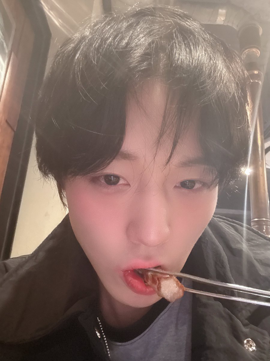 The alien eating meat! 😭