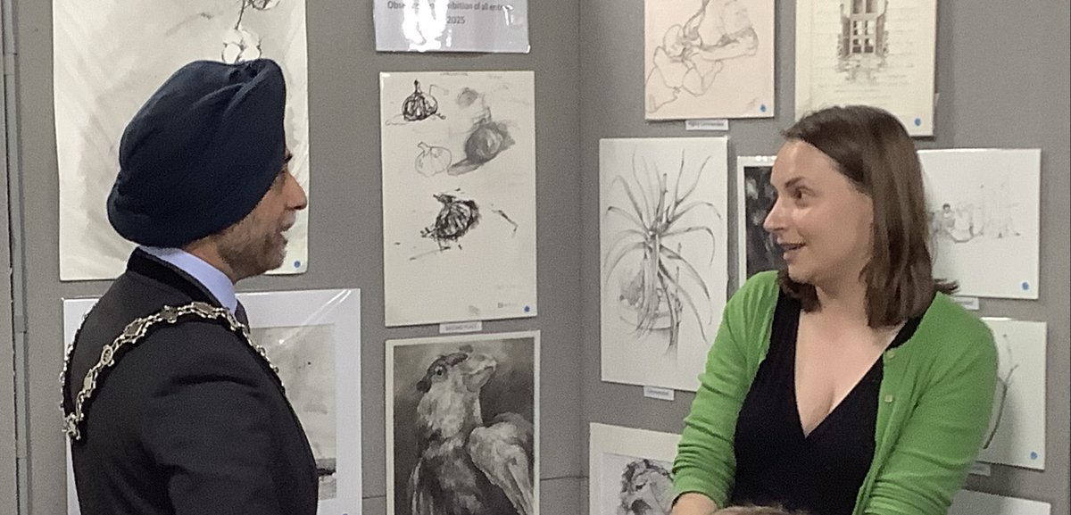 ARTS RICHMOND DIANA ARMFIELD DRAWING FROM OBSERVATION 2025

Diana, at the grand age of 105, attended the presentation at The Patch, Twickenham, w/ Deputy Mayor, Kuldev Sehra. 

Winner, Regina Ho, was presented w/ one of Diana's drawings to keep for a year + £100 prize money.