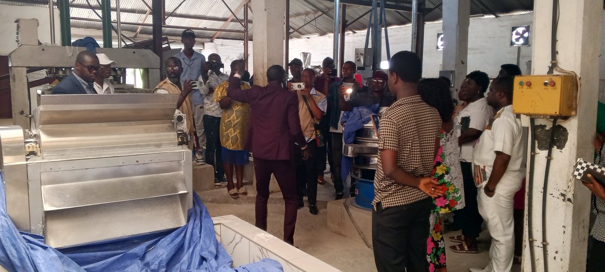 IITA/FSRP/MAFS in collaboration with SLARI kick-off a week-long Cassava processing, Value Addition and Agribusiness Development training of youth agripreneurs at Sierra Bo Gari compound.

<a href="/IITA_CGIAR/">IITA</a> <a href="/FsrpWa/">FSRP</a> <a href="/hmkpaka/">Henry Musa Kpaka</a>